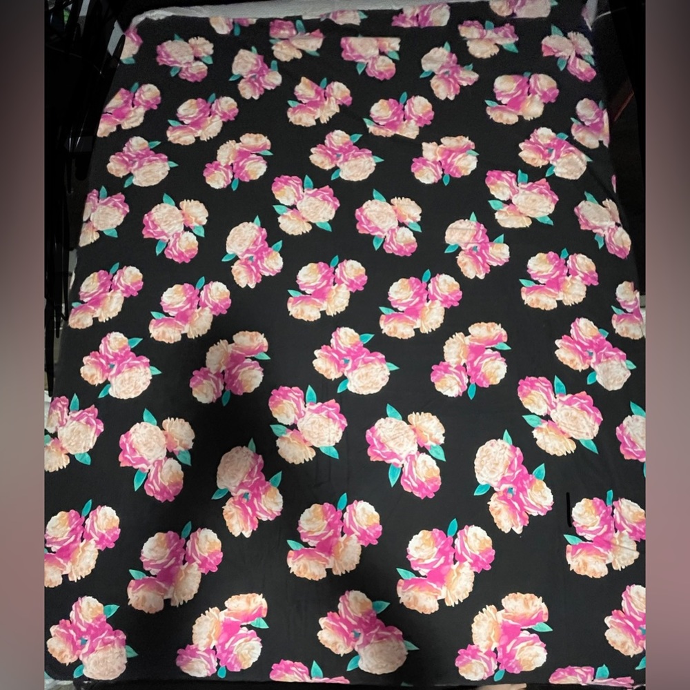 ••SOLD••VS PINK Floral Duvet